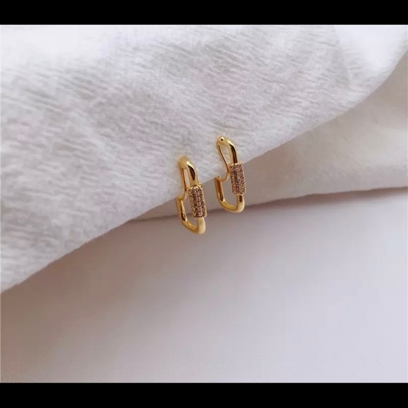 Gold lock pin clip mosquito coil clip on earrings - Picture 2 of 3